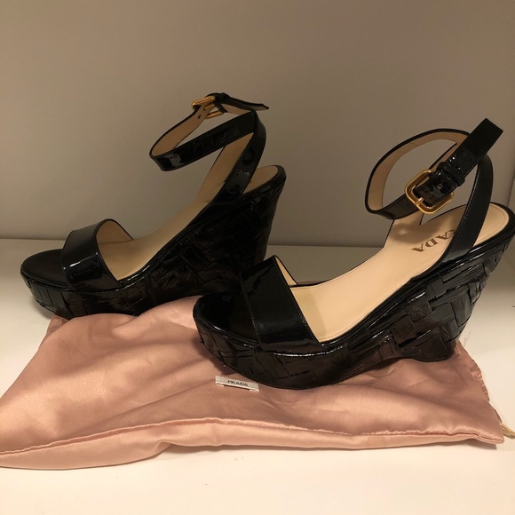 Prada patent leather wedges - Picture 2 of 6